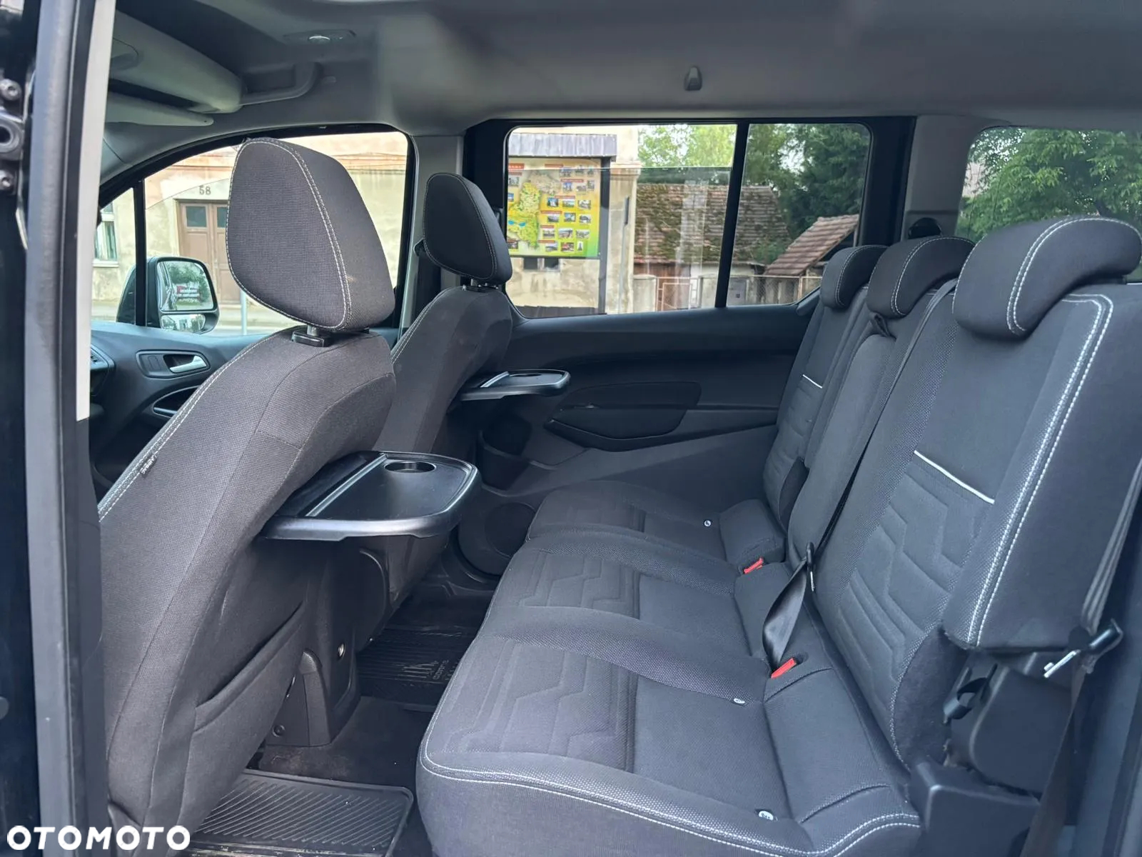 Ford Tourneo Connect - 12