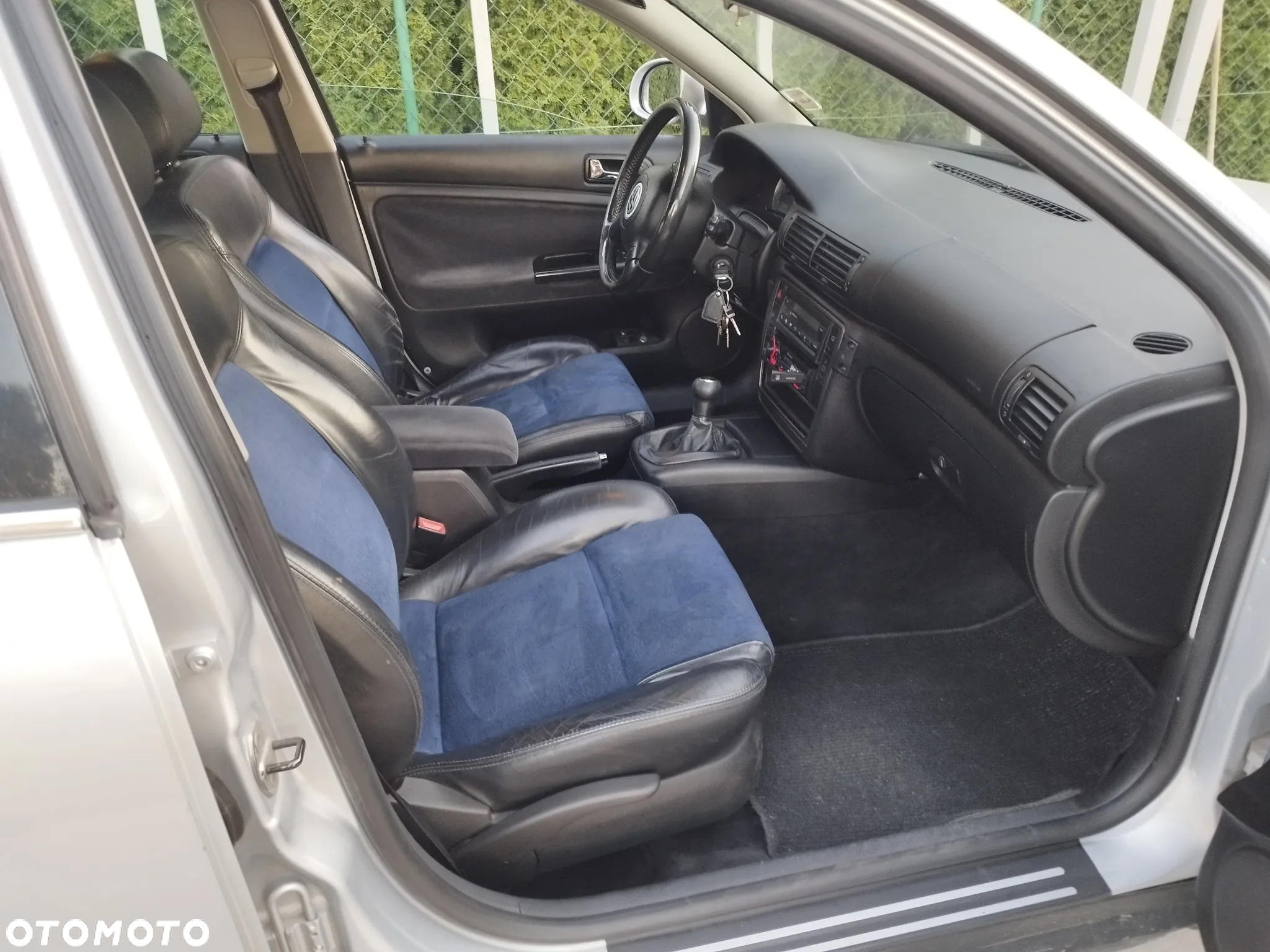 Volkswagen Passat 1.9 TDI Highline - 10