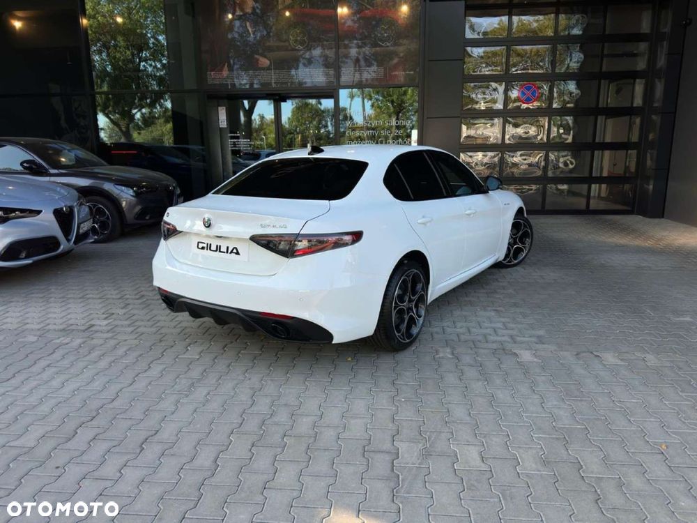 Alfa Romeo Giulia - 7
