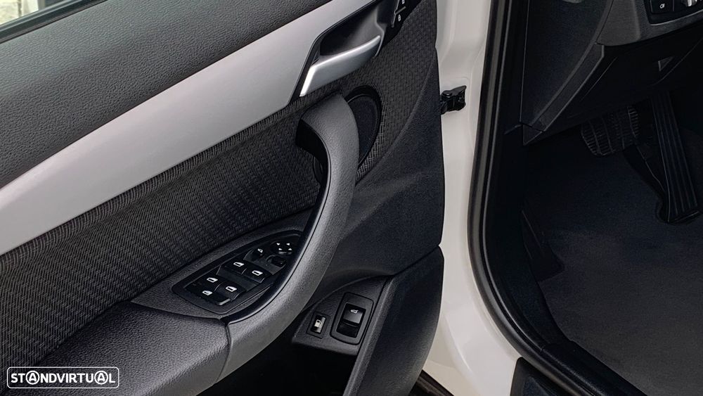 BMW X1 25 e xDrive Corporate Edition - 7