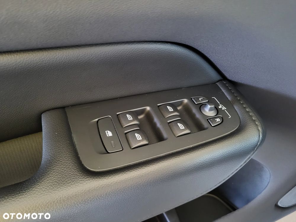 Volvo XC 60 B4 B Momentum Pro - 8