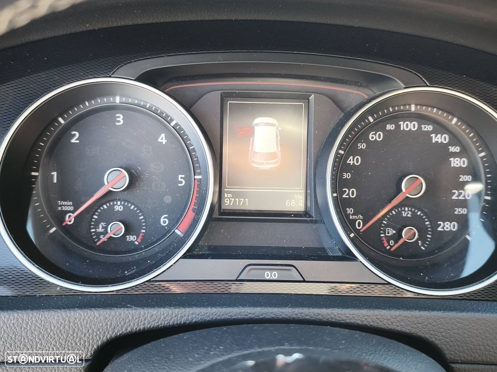 VW Golf 2.0 TDI GTD DSG - 34