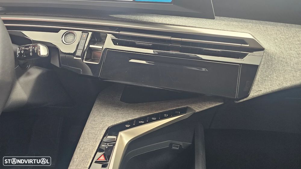 Peugeot 5008 1.2 Hybrid Allure e-DCS6 - 31