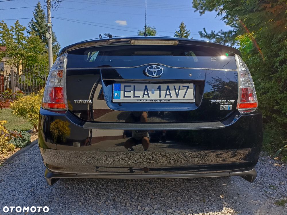 Toyota Prius (Hybrid) Executive - 8