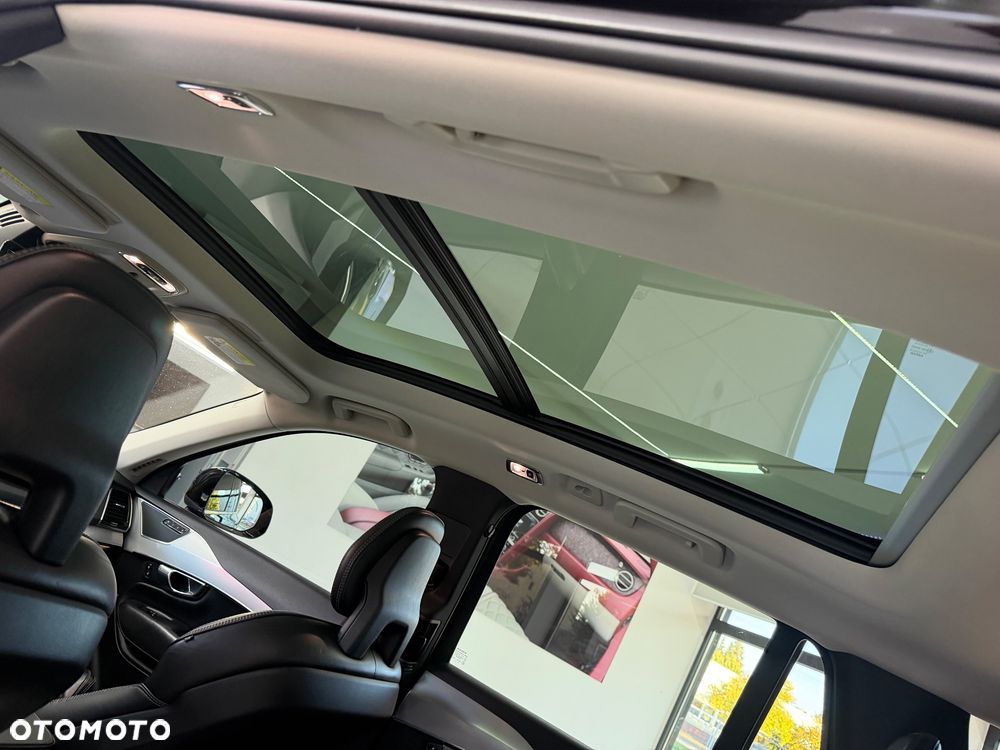 Volvo XC 90 - 26