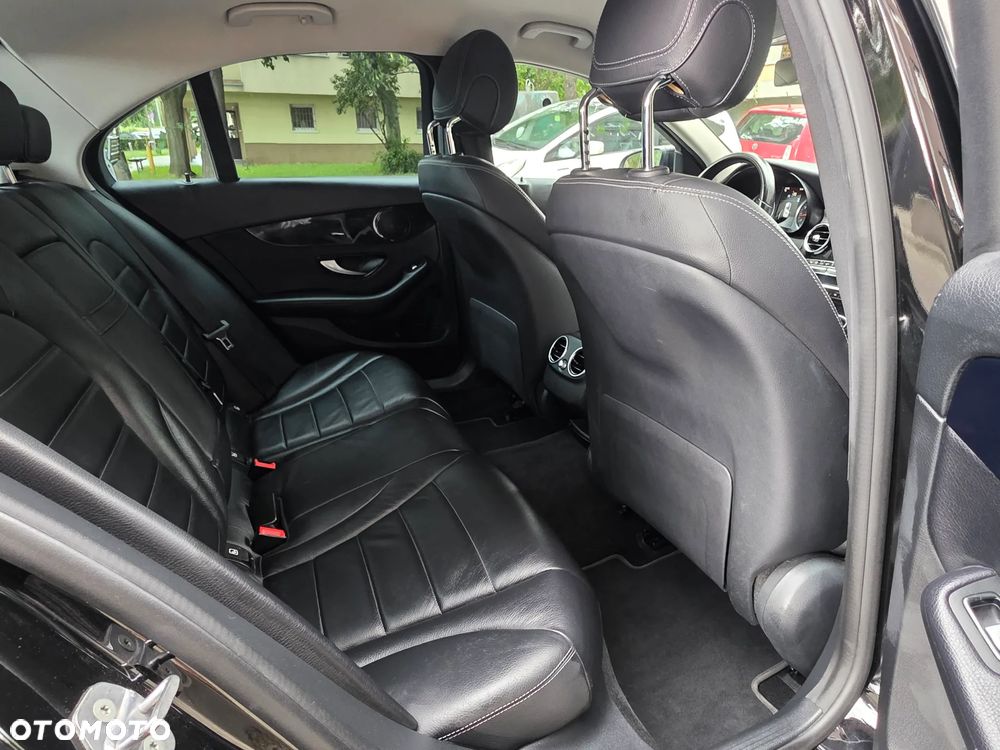 Mercedes-Benz Klasa C 200 4-Matic 9G-TRONIC - 16