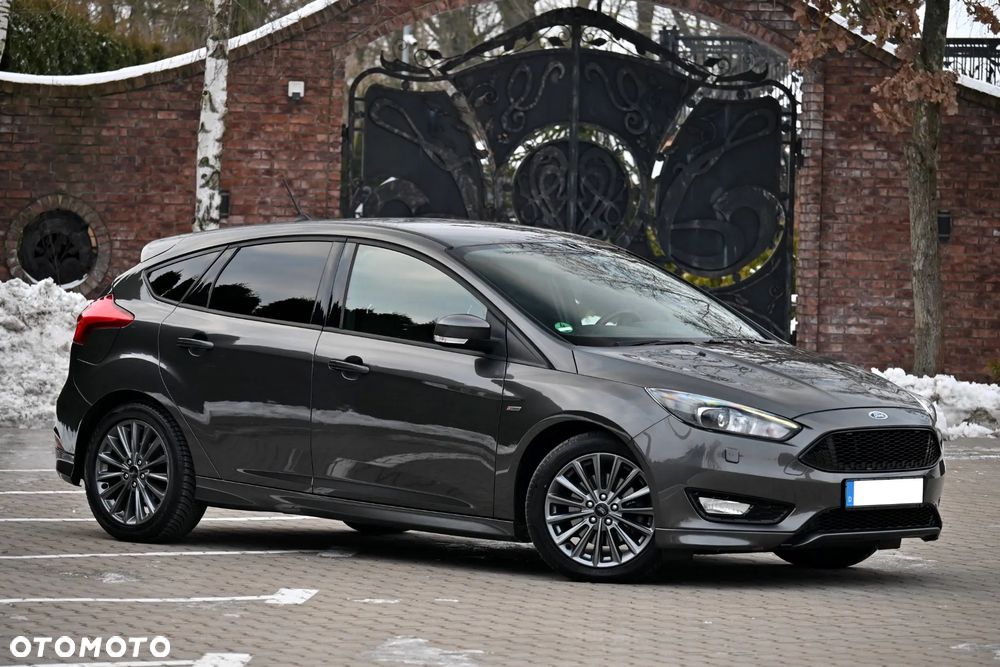Ford Focus 1.5 EcoBoost ST-Line - 12