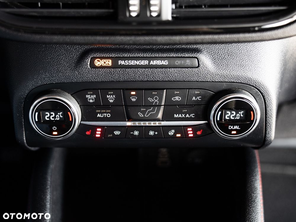 Ford Kuga 1.5 EcoBoost ST-LINE X - 40