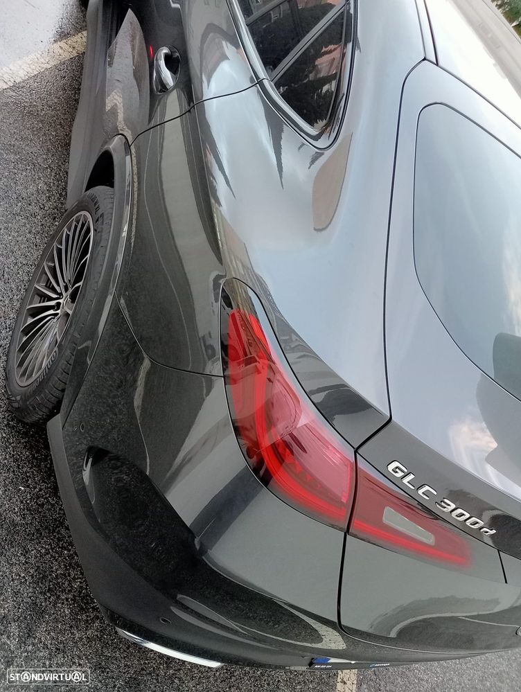 Mercedes-Benz GLC 300 d Coupe 4Matic 9G-TRONIC AMG Line Advanced - 9