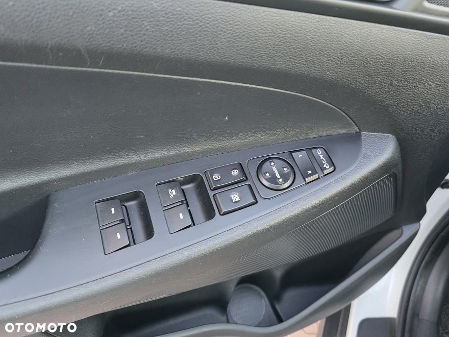 Hyundai Tucson 1.6 GDI BlueDrive Style 2WD - 33