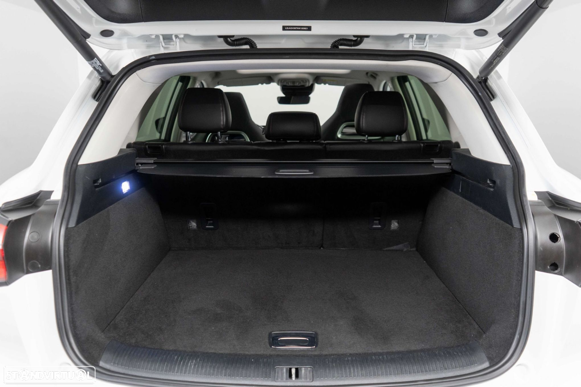 MG EHS 1.5 T-GDI Plug-in Hybrid Luxury - 12