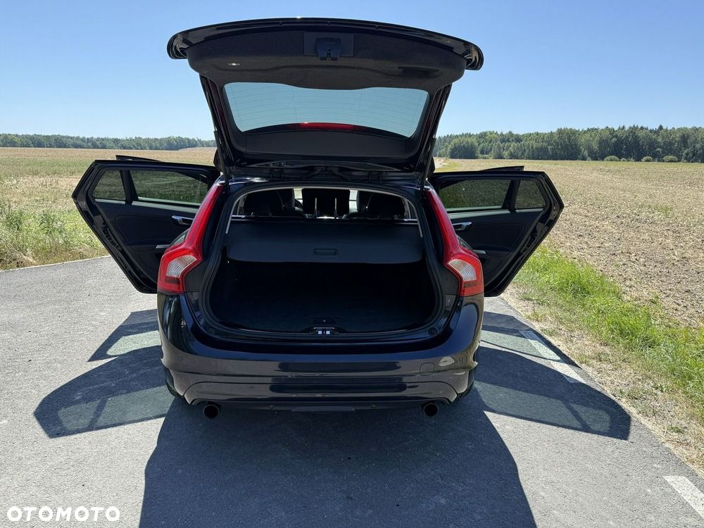 Volvo V60 T3 Geartronic Momentum - 18