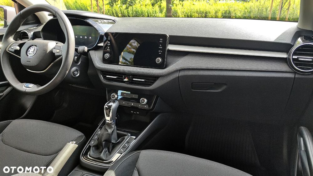 Skoda Fabia 1.0 TSI Essence DSG - 25