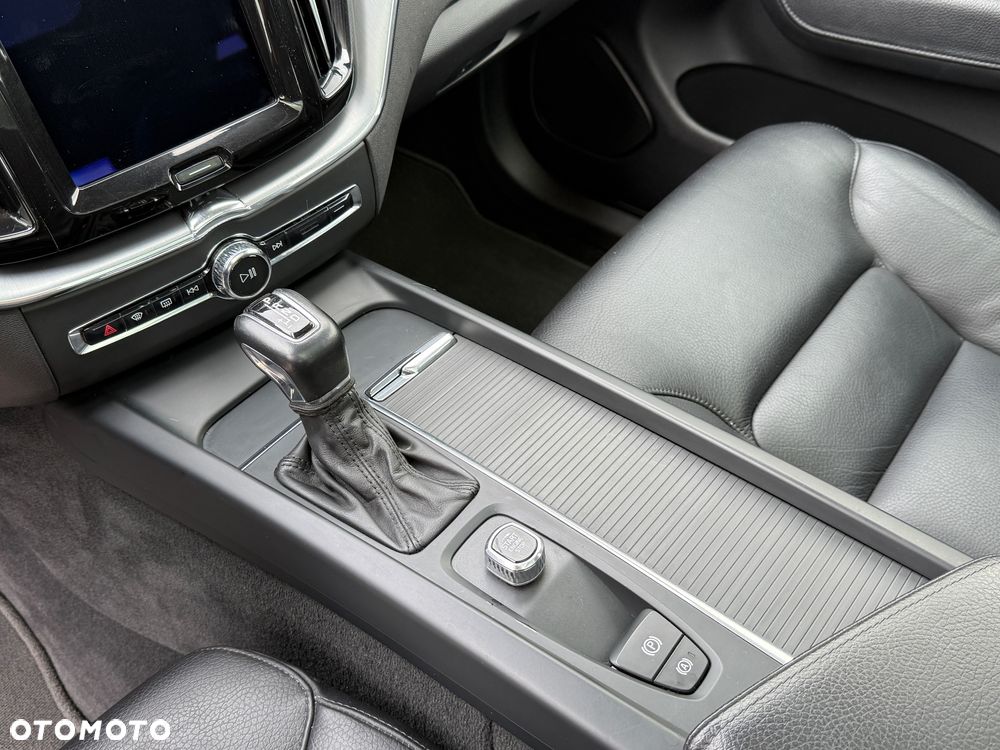 Volvo XC 60 T5 AWD Momentum - 20