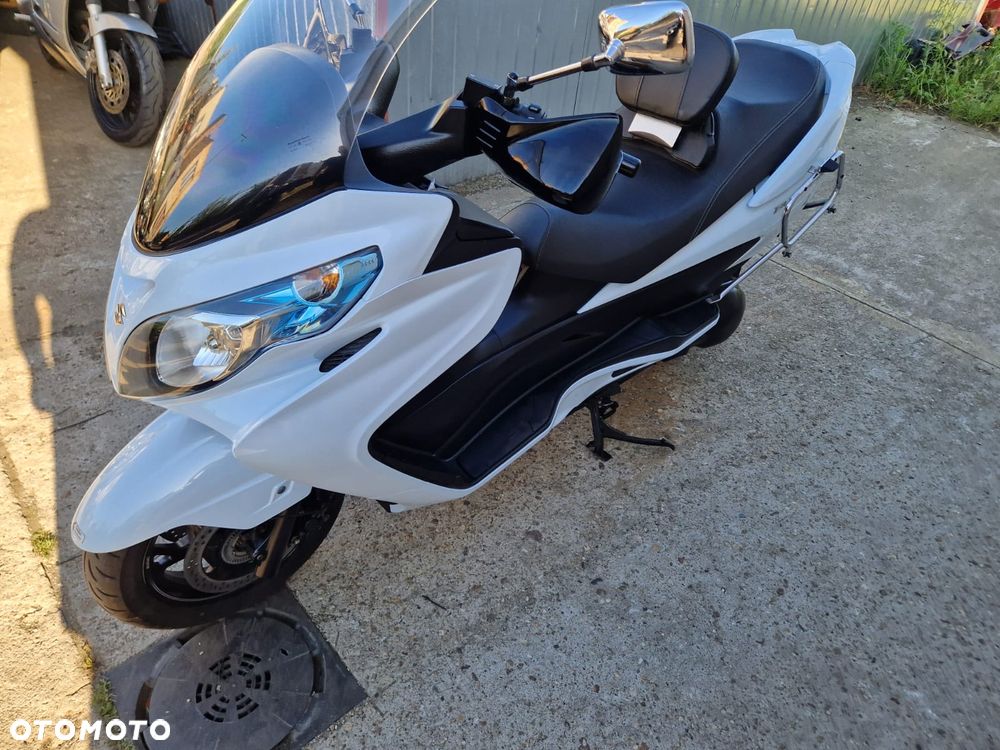 Suzuki Burgman - 5