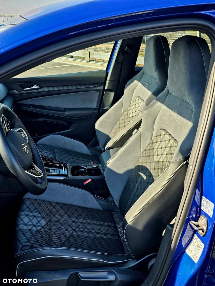 Volkswagen Golf VIII 1.5 eTSI R-Line DSG - 7