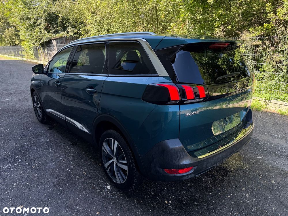 Peugeot 5008 PureTech 130 Stop & Start Allure Business-Paket - 7