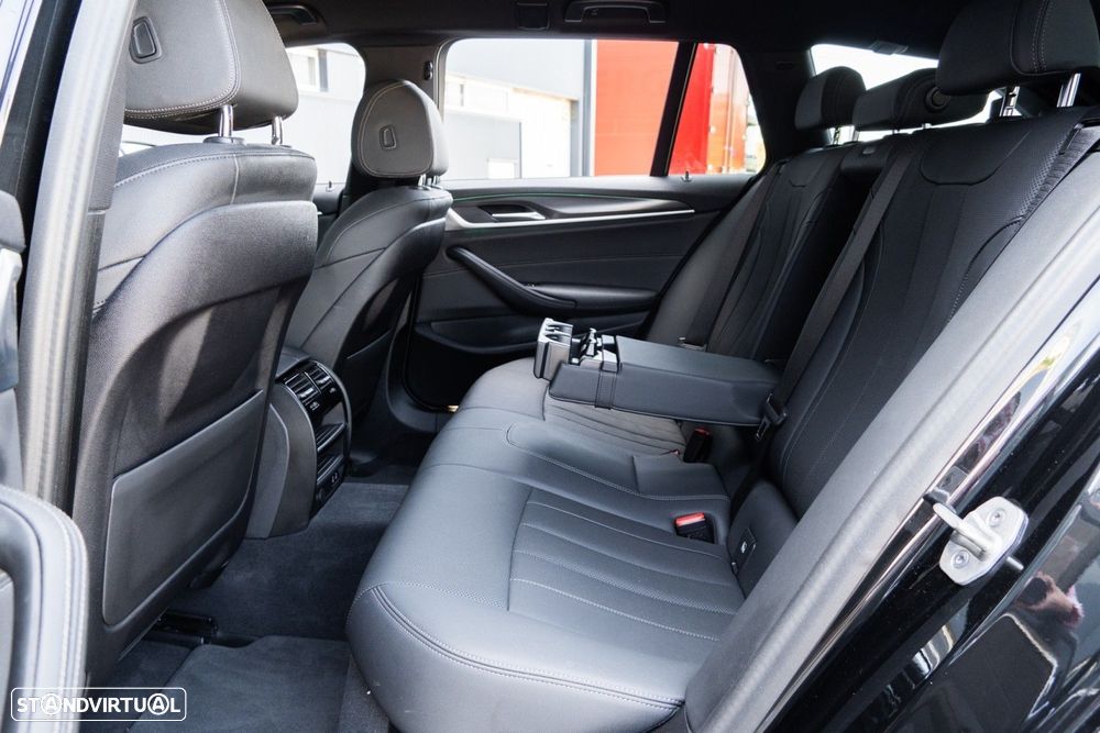 BMW 530 e Pack Desportivo M - 40