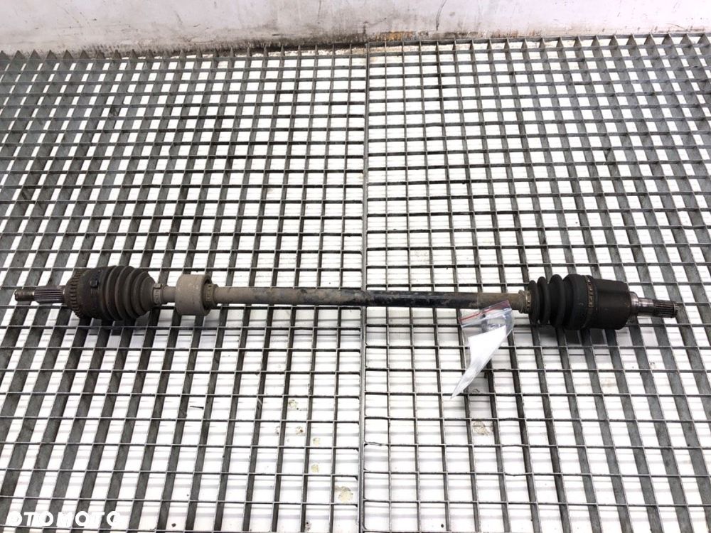 PÓŁOŚ PRAWY PRZÓD  SUZUKI SWIFT III (MZ, EZ) 2005 - 2022 1.3 (RS 413) 68 kW [92 KM] benzyna 2005 - 1