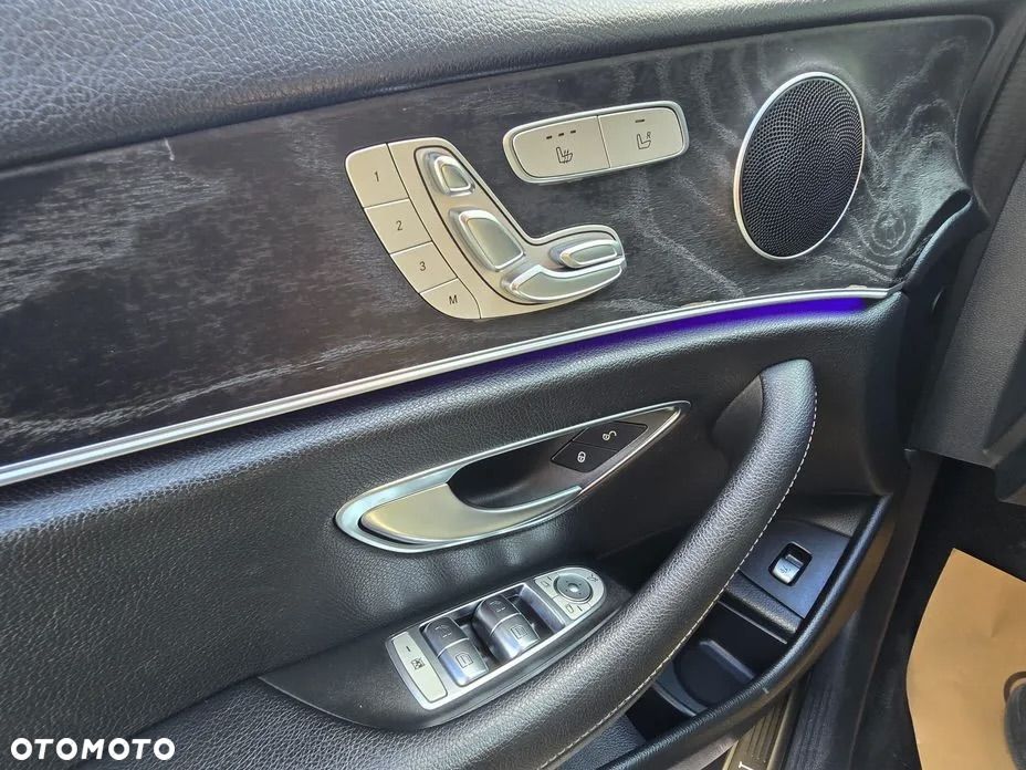 Mercedes-Benz Klasa E 220 d 4Matic 9G-TRONIC Avantgarde - 10