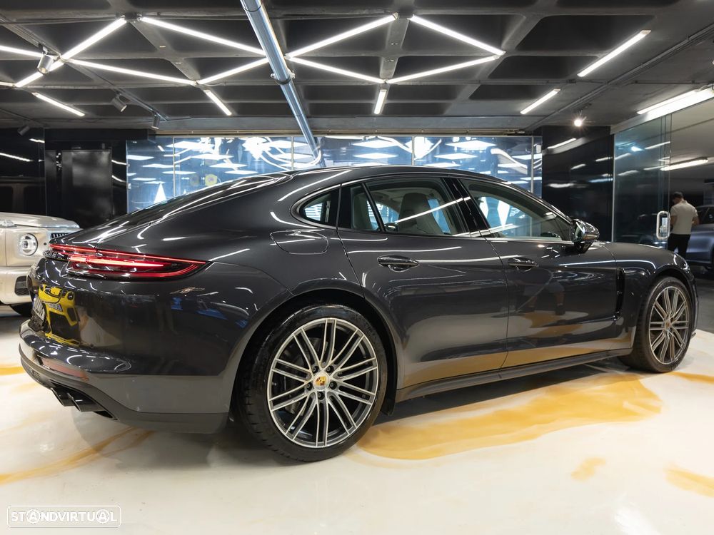 Porsche Panamera 4 Platinum Edition - 9