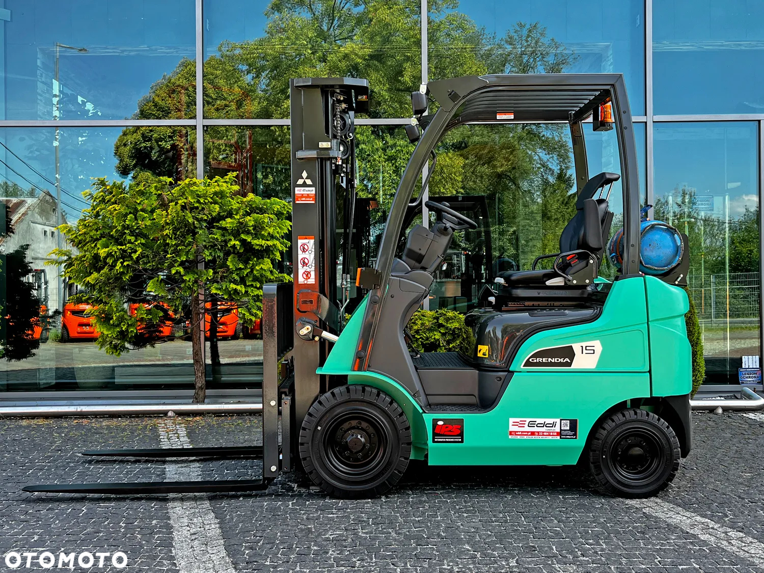Mitsubishi FG15N Grendia - 2