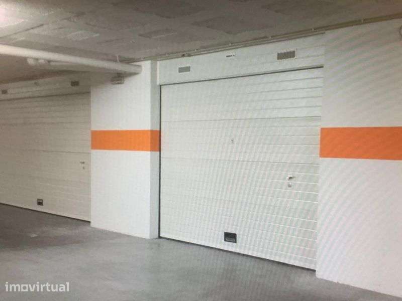 Garagem em Peniche - Grande imagem: 4/4