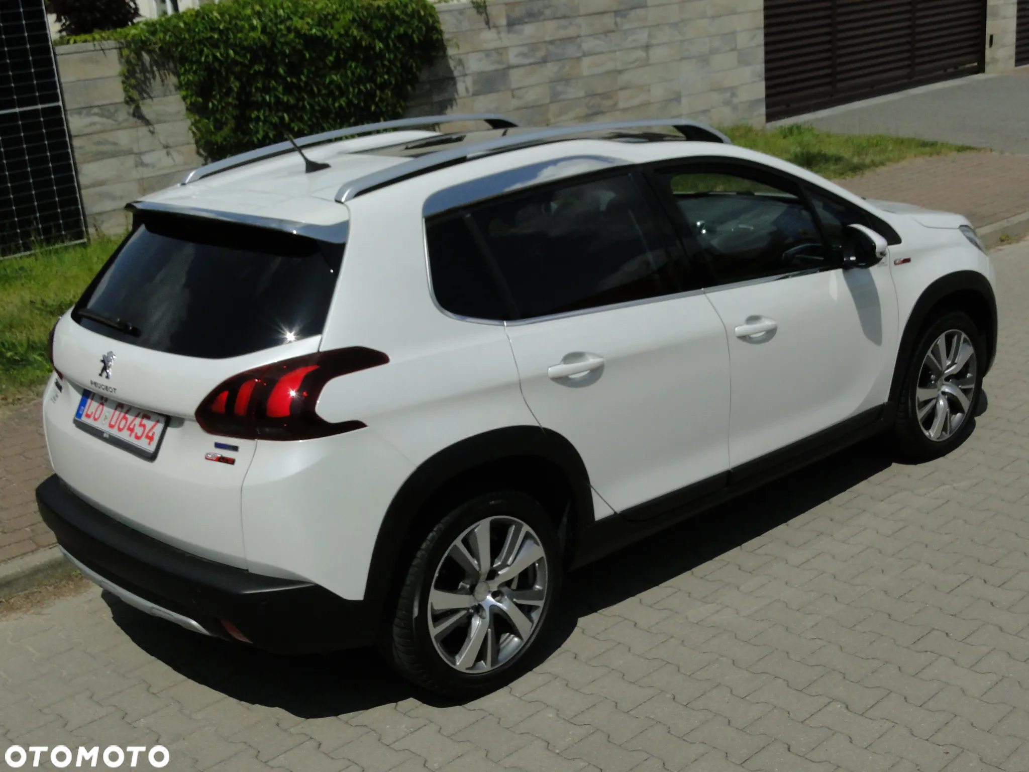 Peugeot 2008 PureTech 110 GPF EAT6 Black Edition - 10