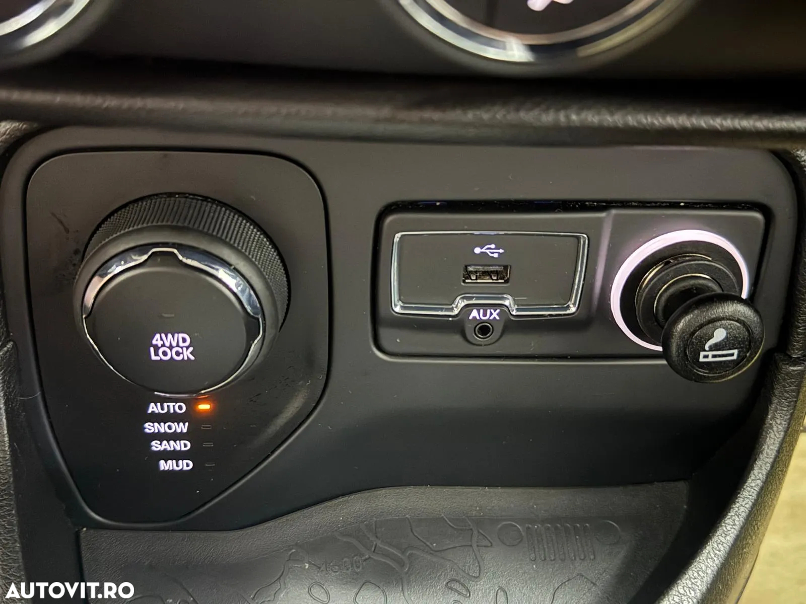 Jeep Renegade 2.0 M-Jet 4x4 Limited - 28