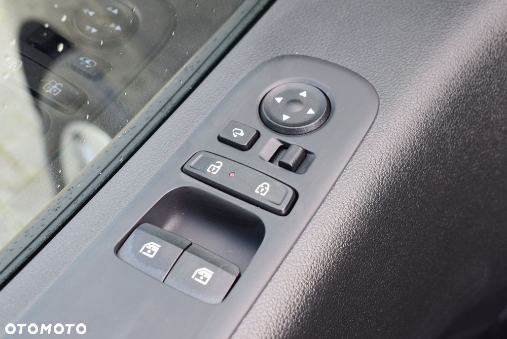 Hyundai Staria - 19