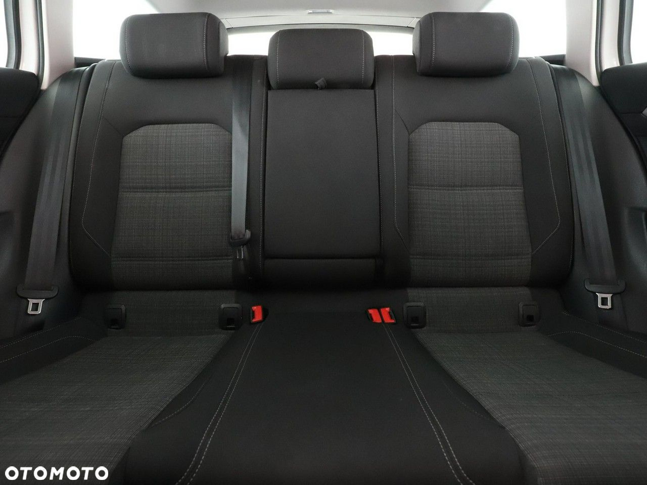 Volkswagen Passat 2.0 TDI SCR Business DSG - 18