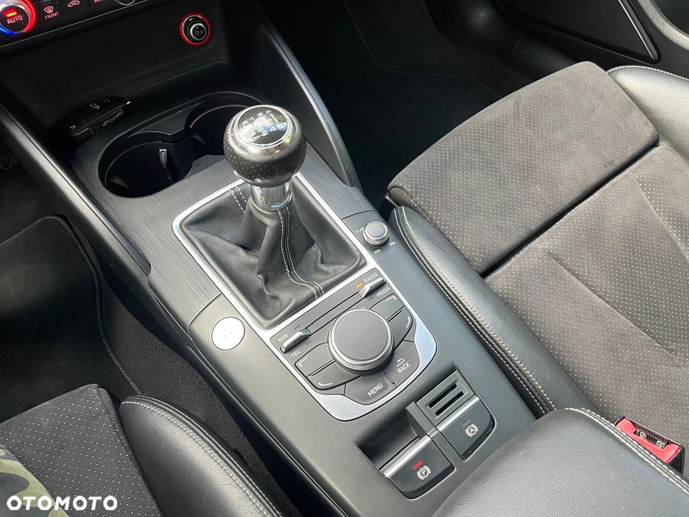 Audi A3 3-drzwiowe 2.0 TDI quattro S line Sportpaket - 32