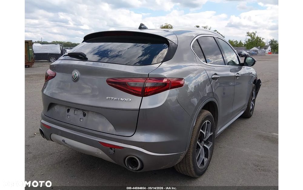Alfa Romeo Stelvio - 4