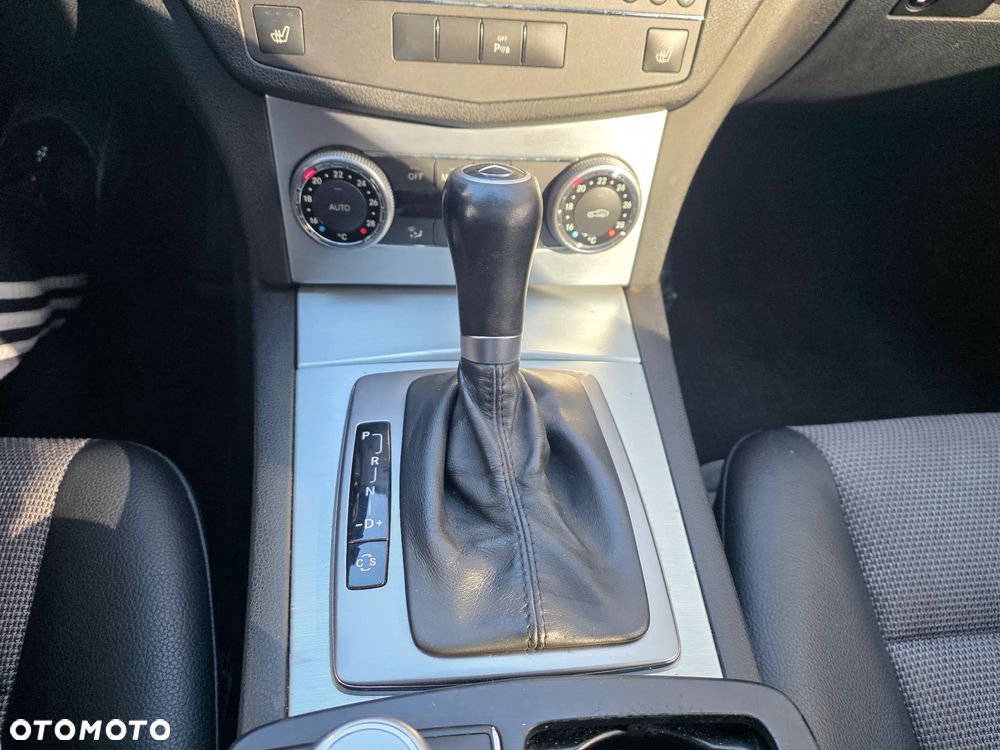 Mercedes-Benz Klasa C 200 7G-TRONIC Avantgarde Edition - 23