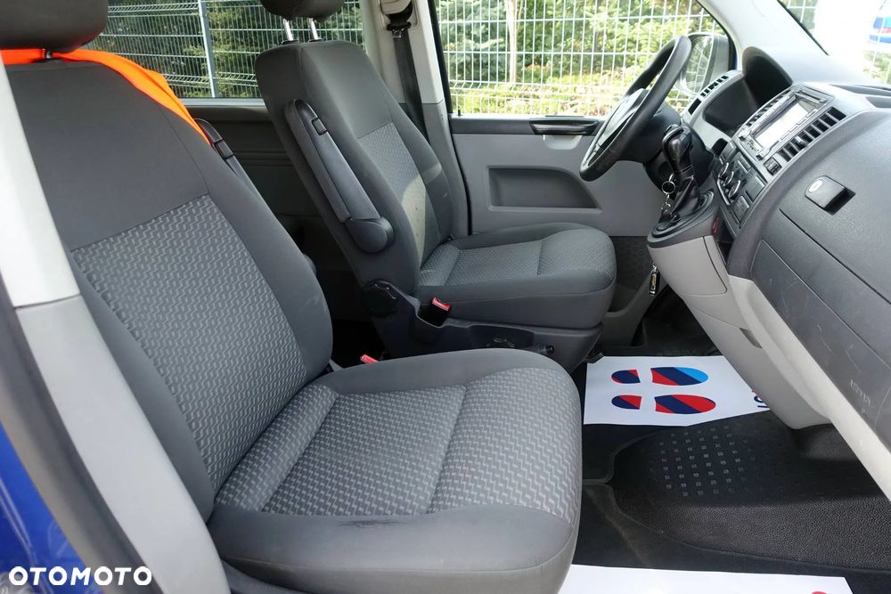 Volkswagen Caravelle - 12