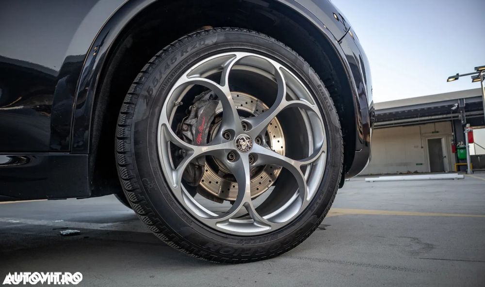 Alfa Romeo Stelvio 2.9 V6 Turbo AWD AT8 Quadrifoglio - 11