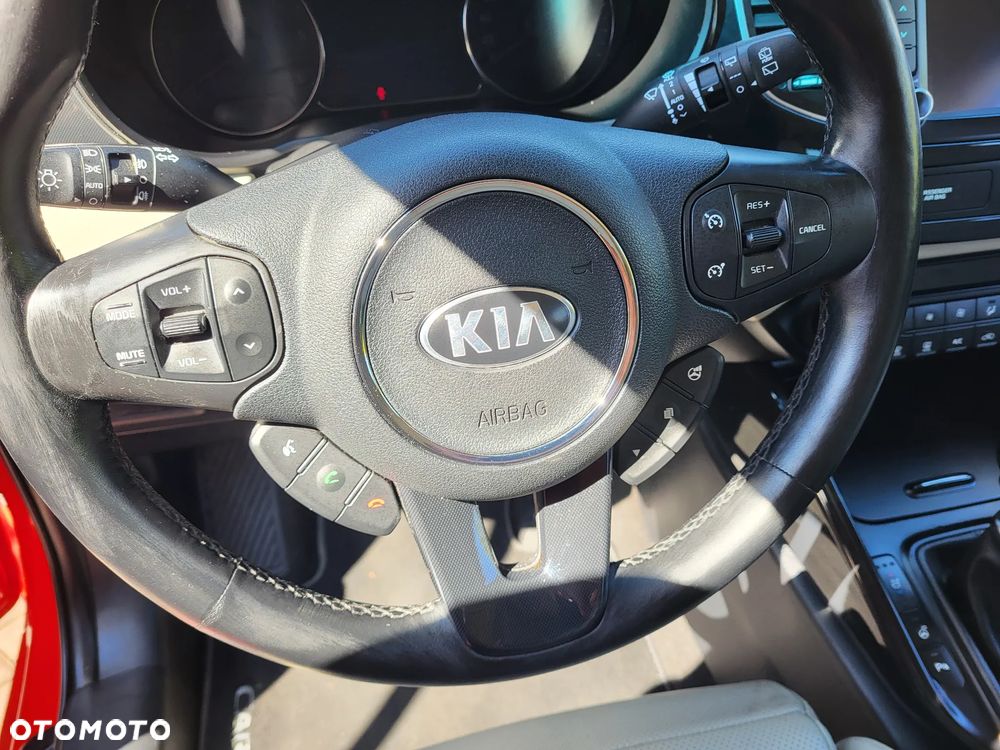 Kia Carens - 21
