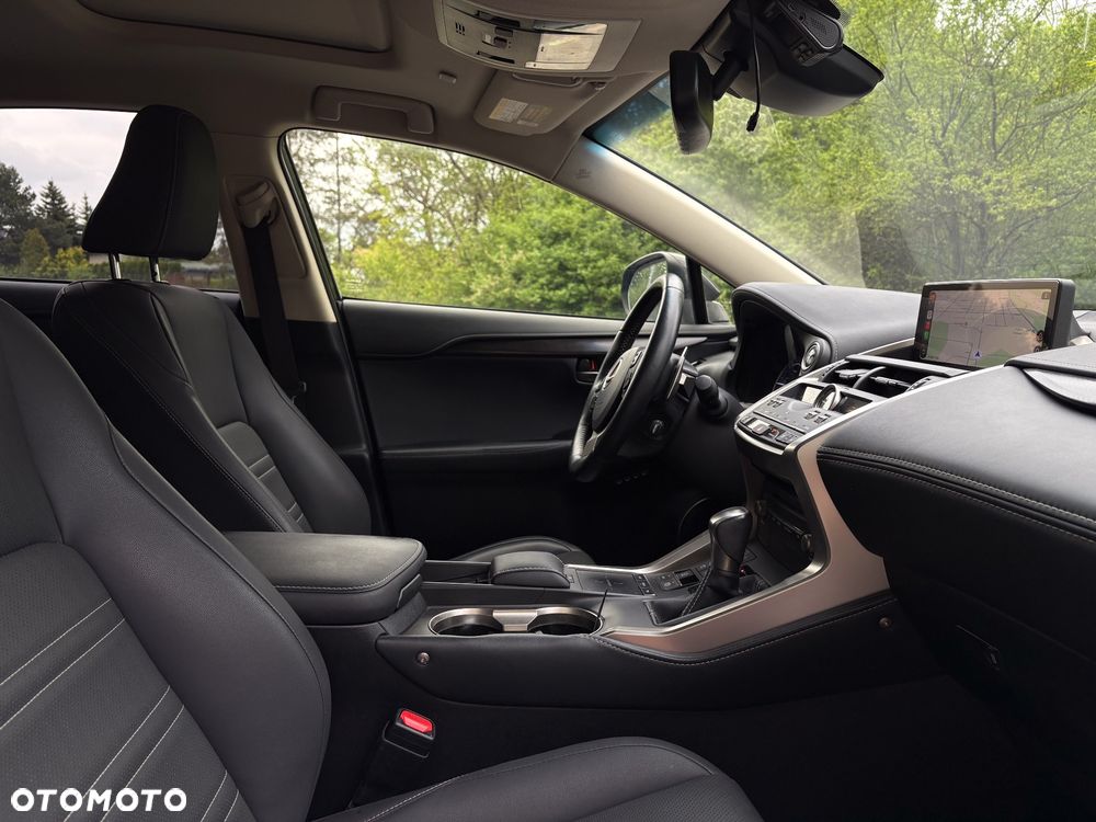 Lexus NX 300h Prestige AWD - 12