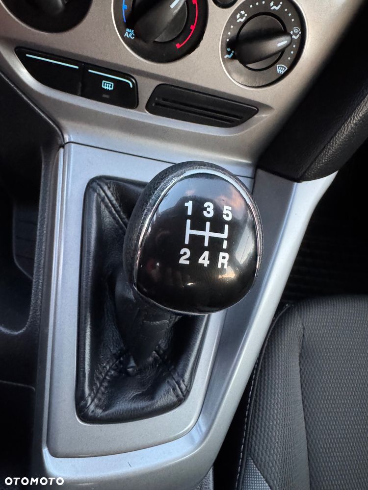 Ford Focus 1.6 FF Ambiente - 28