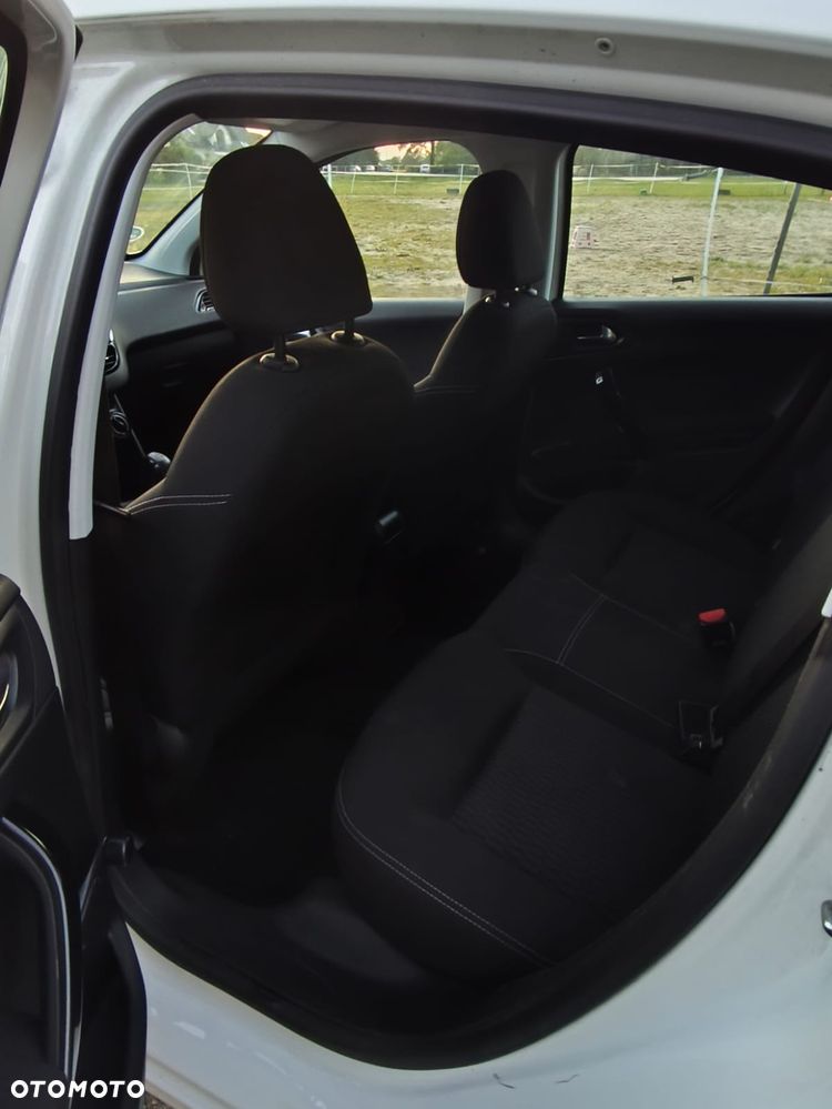 Peugeot 208 PureTech 82 Urban Move - 21