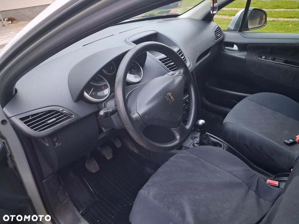 Peugeot 207 1.4 Presence - 11