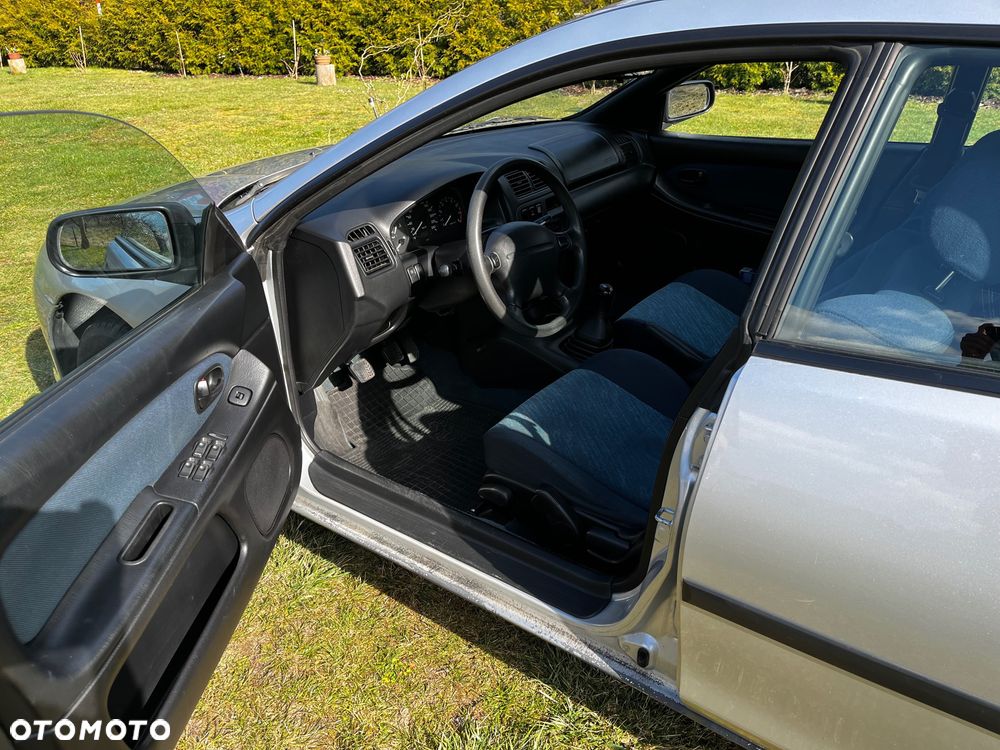 Mazda 323F - 6
