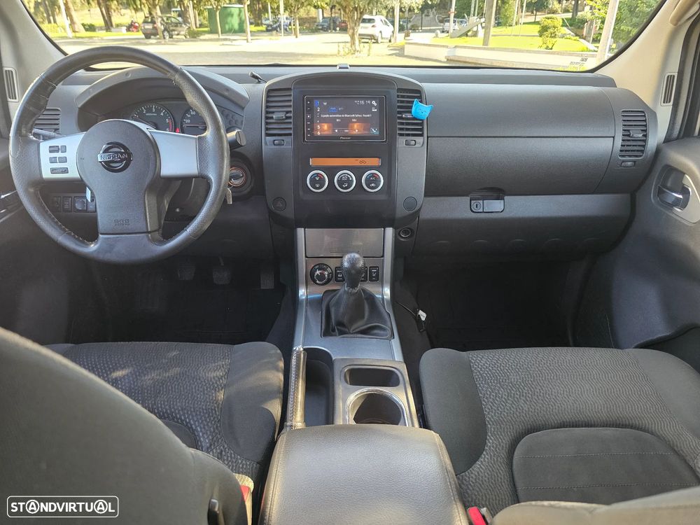 Nissan Navara 2.5 dCi CD LE Hi-Tech 4WD - 18