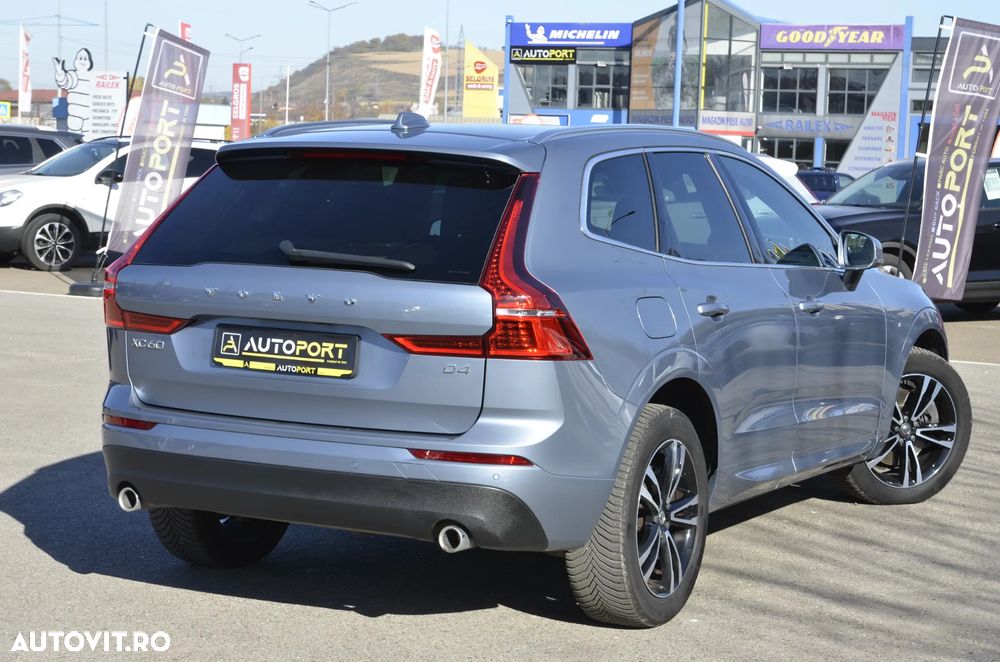 Volvo XC 60 D4 AWD Geartronic Momentum - 4