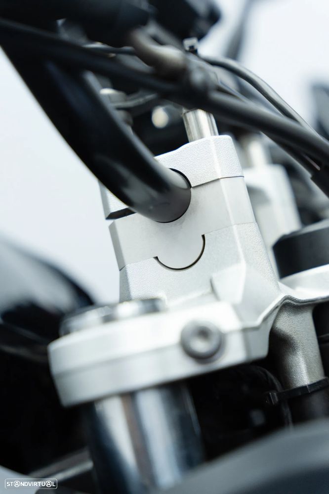 BMW F 750 GS Triple Black - 11