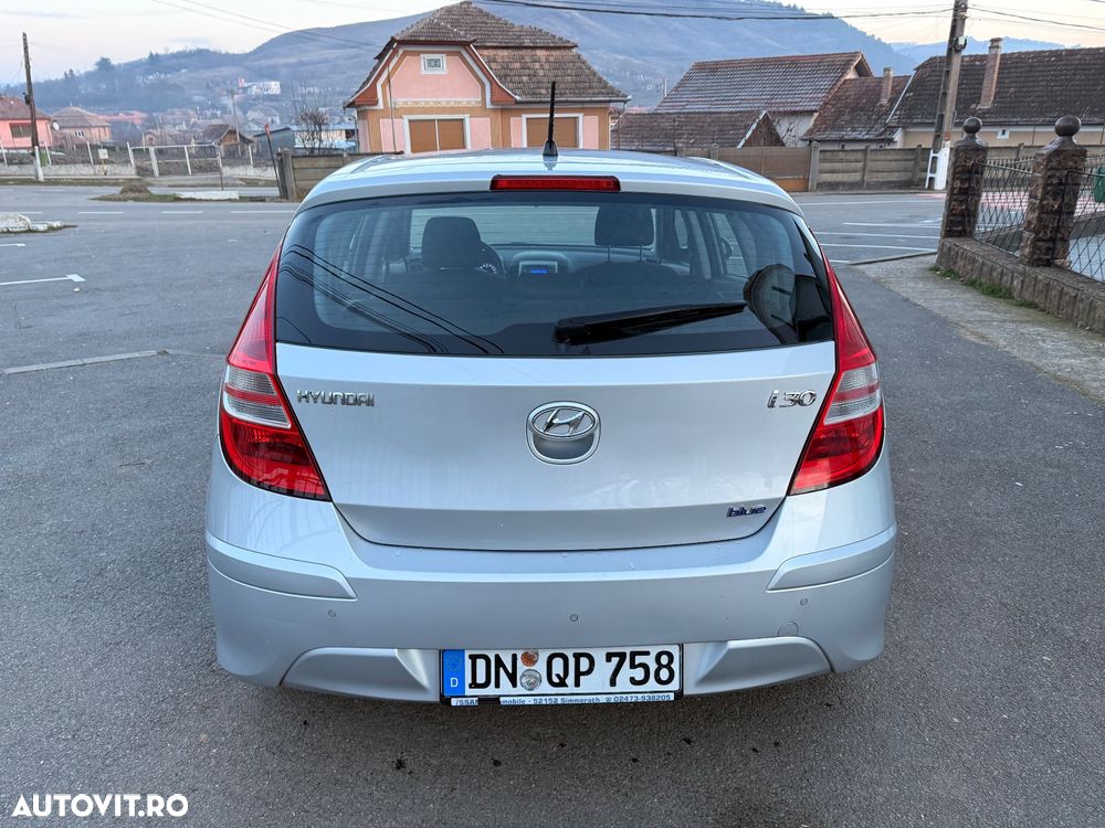 Hyundai i30 CW 1.6 CRDI GL Comfort - 11
