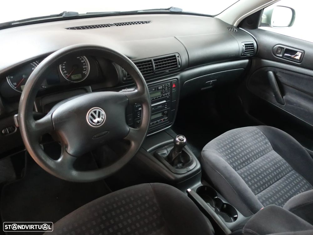 VW Passat 1.9 TDi Confortline - 15