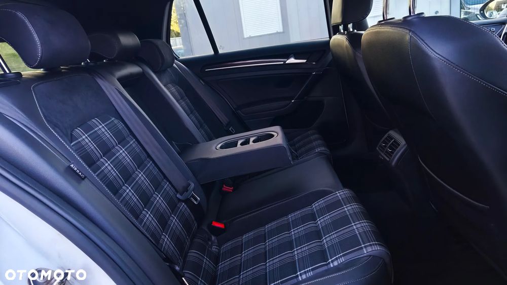 Volkswagen Golf GTD (BlueMotion Technology) - 33