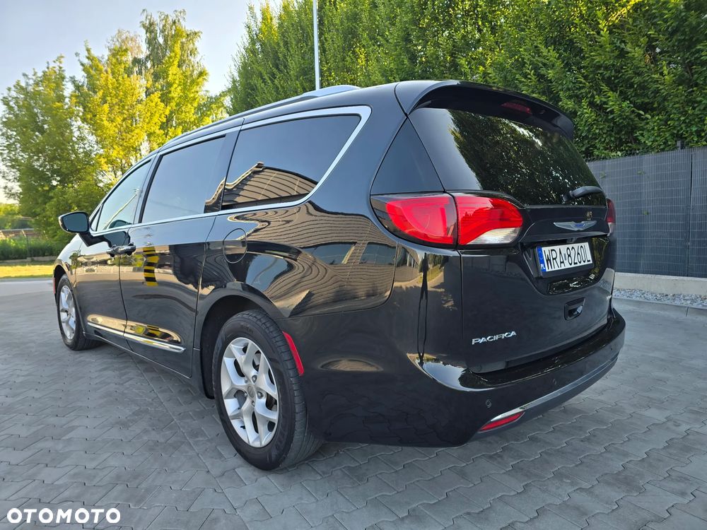 Chrysler Pacifica - 14