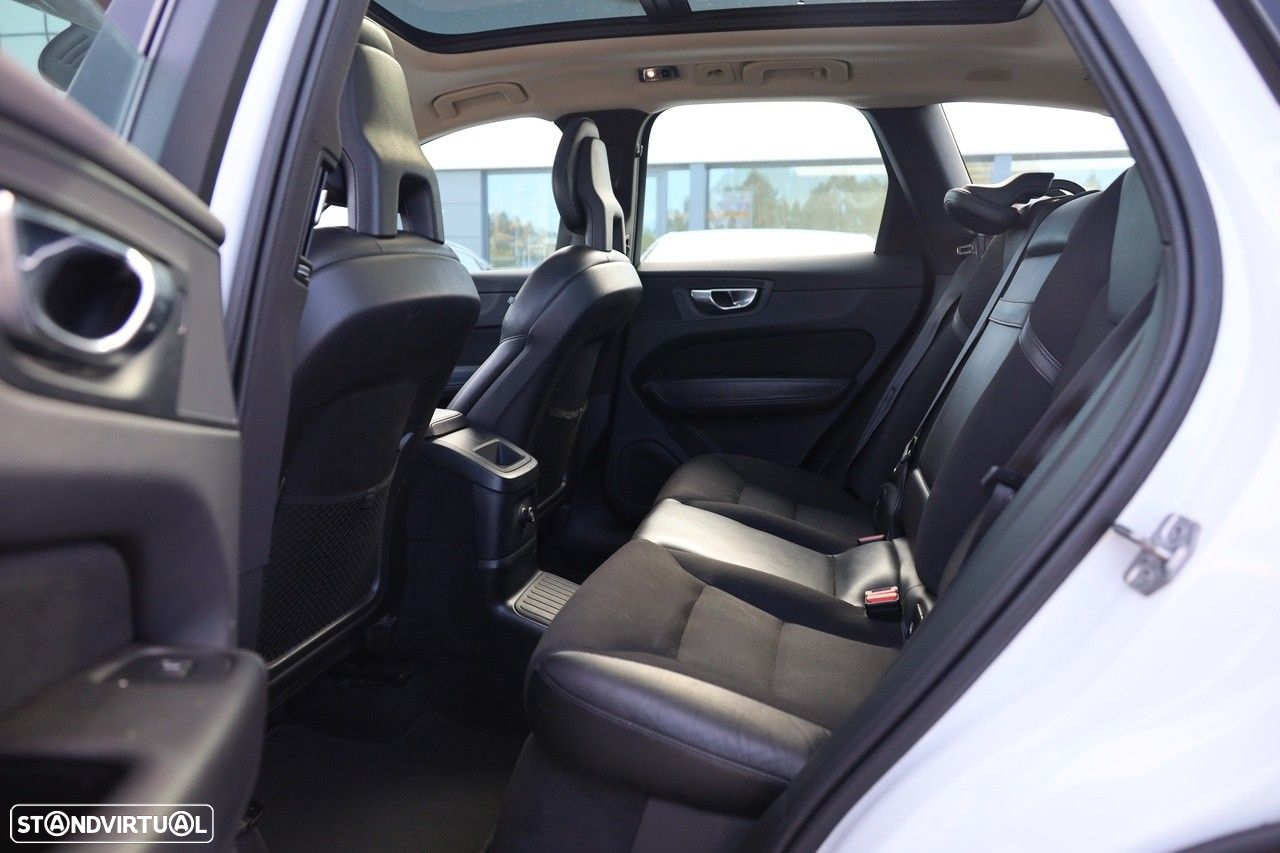 Volvo XC 60 2.0 T8 PHEV Momentum AWD - 10